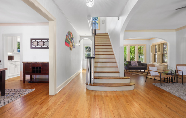 108 GIRARD AVE