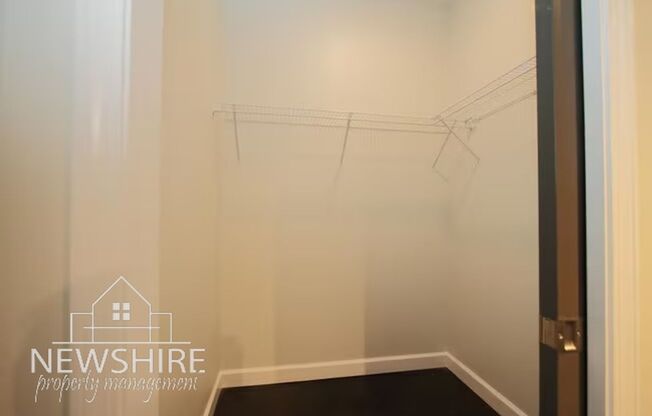 1 bed, 1 bath, 800 sqft, $1,150, Unit B