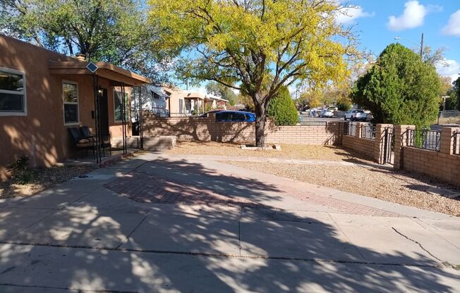 Stunning 4-bedroom 3-bathroom home in Santa Fe! Showings coming soon!