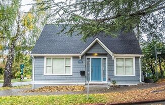 U District - Beautiful 2 Bed / 2 Bath Townhouse