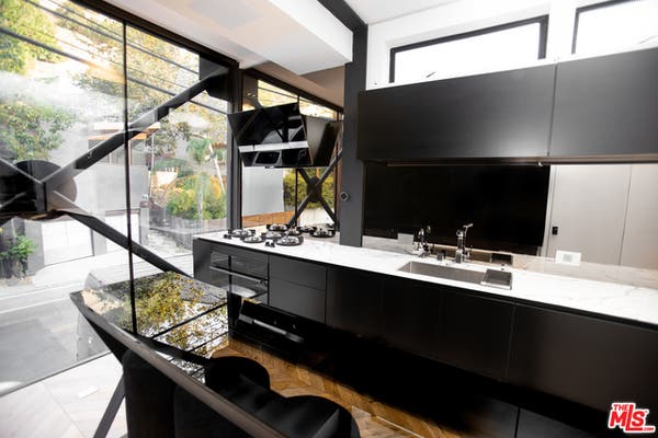 1307 N BEVERLY GLN BLVD