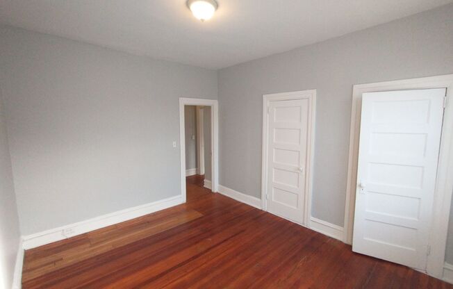 3 beds, 1 bath, 5 sqft, $1,675, Unit 3B