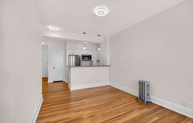 990 Bay Street (1114r)