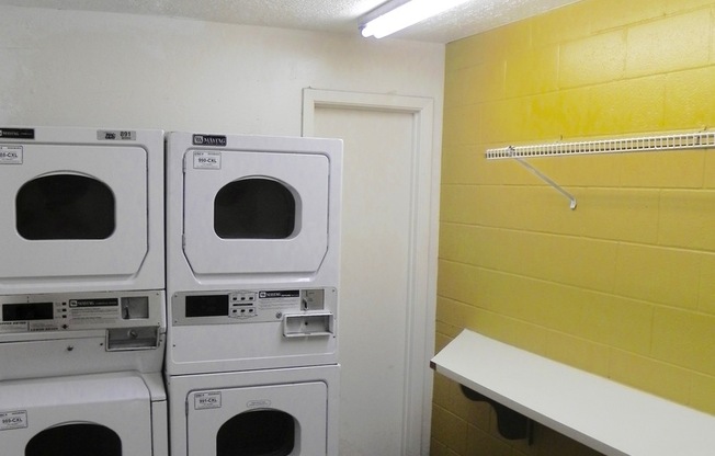 Studio, 1 bath, 400 sqft, $695, Unit Unit 73