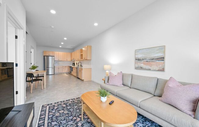 1 bed, 1 bath, 703 sqft, $1,750, Unit 215