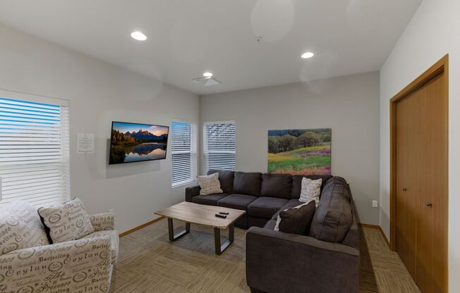 2 beds, 2 baths, 952 sqft, $1,595, Unit 1913-201
