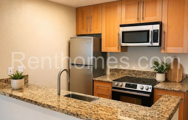 La Jolla/UTC, 8308 Regents Rd #3-O, Gated Development, Community Pool, Spa, Racquetball, Sauna, 2 Parking Spaces