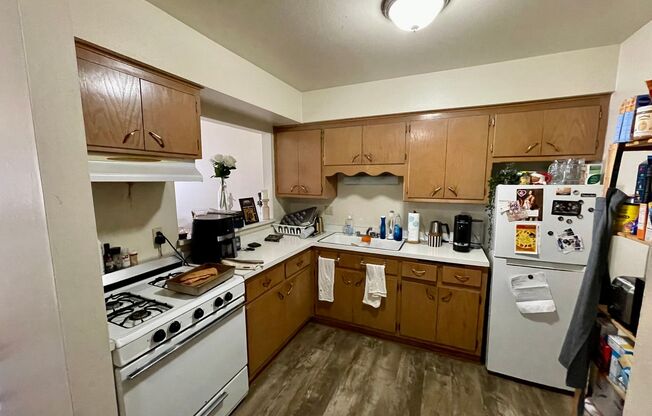 1 bed, 1 bath, $950, Unit 106