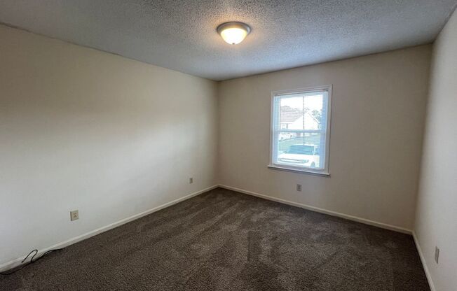 2 beds, 1 bath, $895