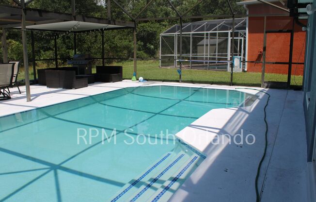 Beautiful 4 Bedroom 2.5 Bath Home with Heated Pool and Spa for Lease in Orlando