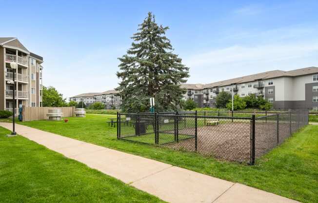 the preserve at ballantyne commons tennis courts with apartments in the background