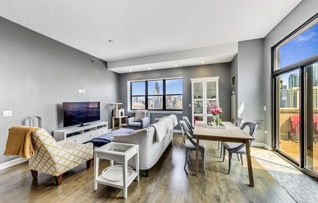 2BD/2BTH PENTHOUSE  WITH PRIVATE TERRACE IN SOUHT LOOP