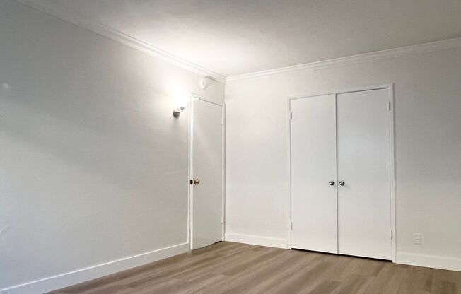 2 beds, 1 bath, $2,350, Unit 2224 1/2