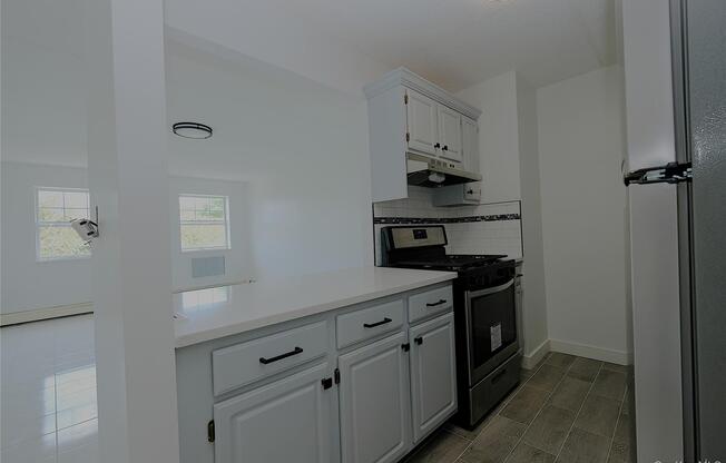 486 CENTRAL AVE