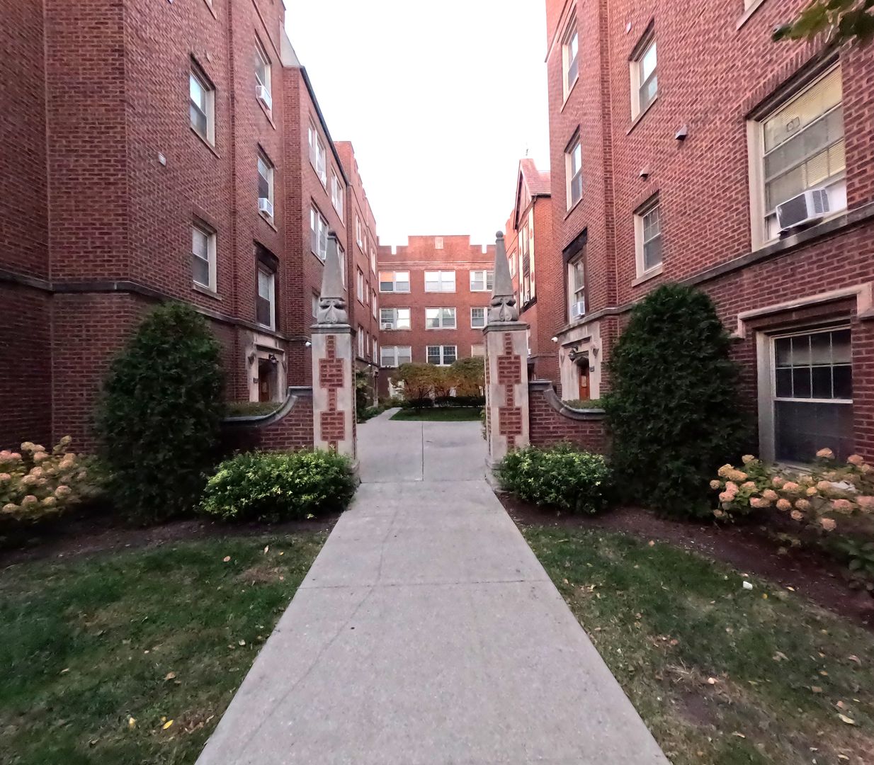 832-840 Washington Blvd