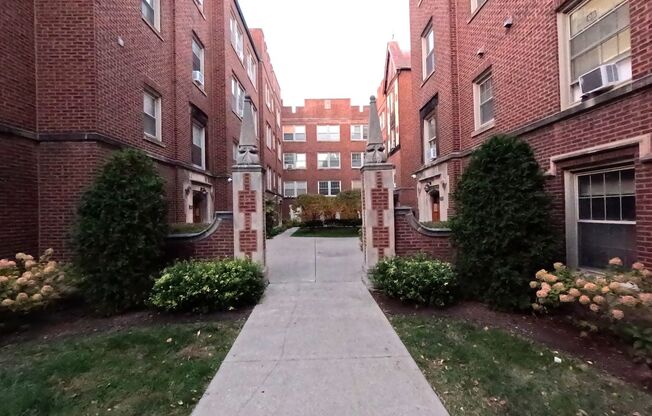 832-840 Washington Blvd