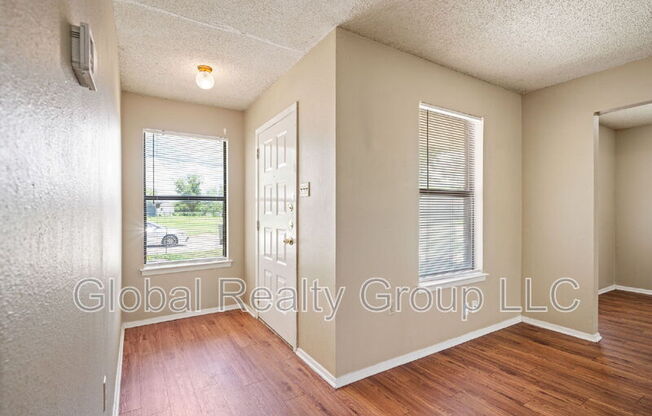 203 PECAN ST