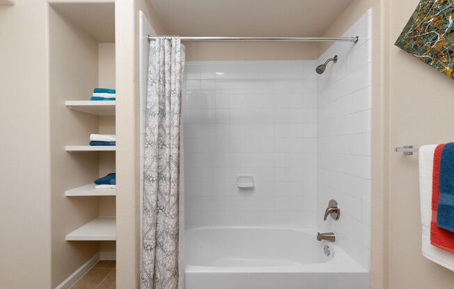 2 beds, 2 baths, 990 sqft, $1,205, Unit 6204