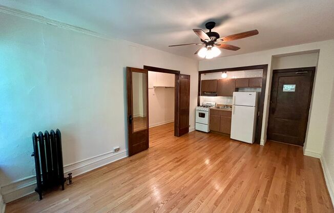 Studio, 1 bath, 320 sqft, $1,345, Unit 225-403