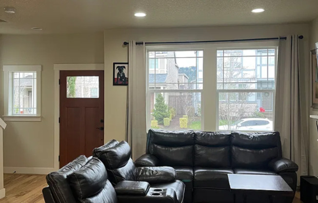 Beautiful 3 BD | 2.5 BA | Single-Family Home | Bethany Creek Falls Community | North Bethany | A+ Schools!