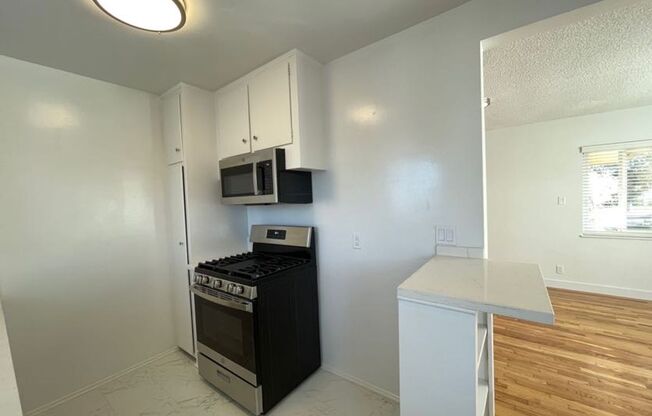 2 beds, 1 bath, 850 sqft, $3,075, Unit 105#12
