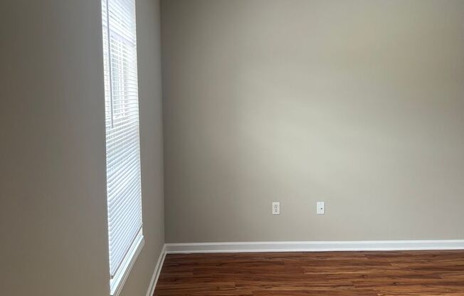 2 beds, 1.5 baths, 900 sqft, $1,095, Unit 656 08
