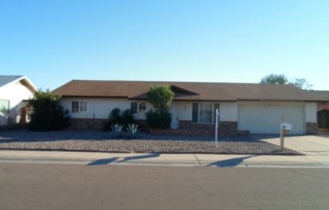 SPACIOUS 3 BEDROOM 2 BATH TEMPE HOME!!!