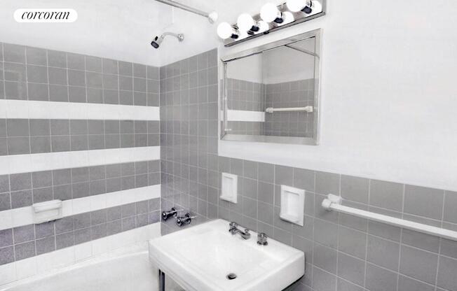 Studio, 1 bath, $3,350, Unit 6D