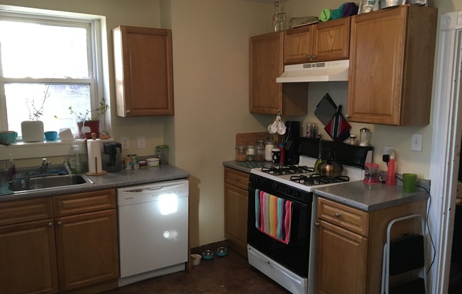 3 beds, 1.5 baths, $3,700, Unit 1