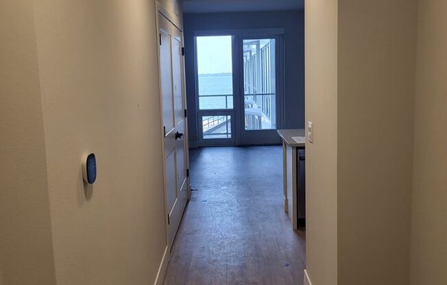 Studio, 1 bath, 657 sqft, $1,915, Unit #303