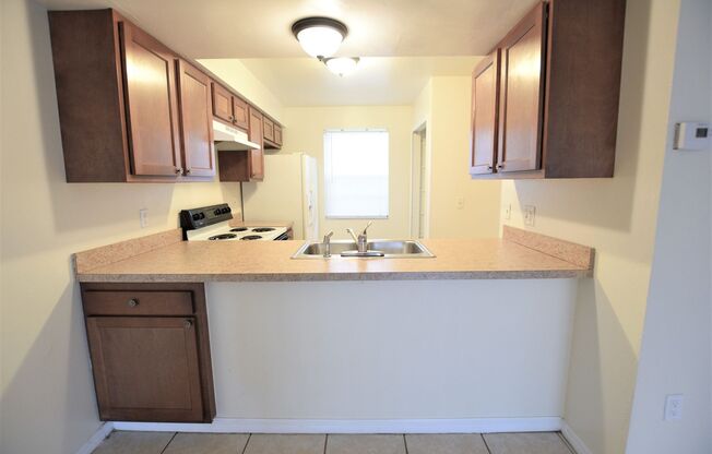 Lovely 2 Bedroom, 2 1/2 bath townhome in Orlando!