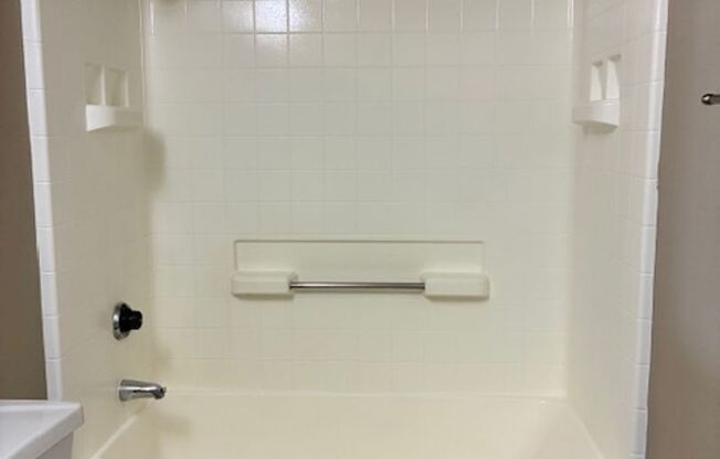 2 beds, 2 baths, 997 sqft, $1,500, Unit MA 222