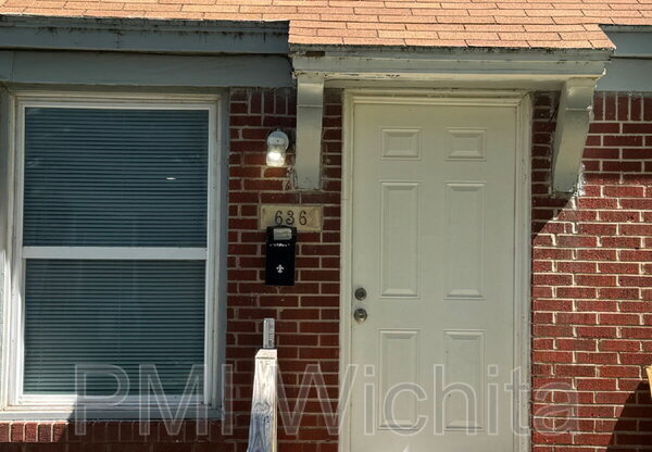 636 S HYDRAULIC AVE