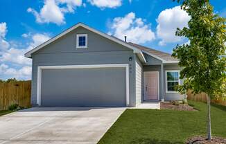 Linea Stillwater Rental Homes Model Home Exterior and Driveway