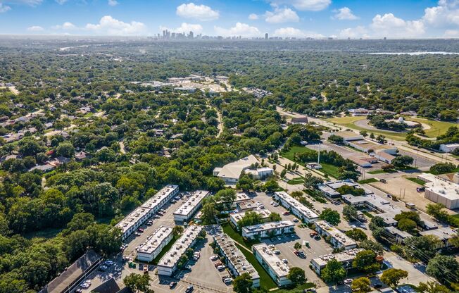 2 beds, 1.5 baths, 975 sqft, $1,495, Unit 180