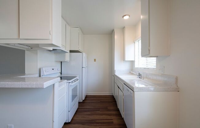 2 beds, 2 baths, 1,007 sqft, $2,295, Unit 31