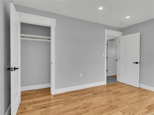 3 beds, 1 bath, 1,300 sqft, $3,200