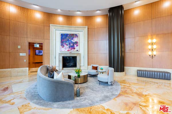 1 W Century Dr