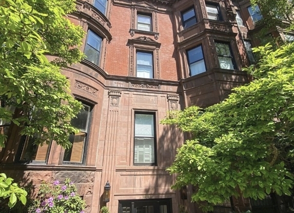 1 bed, 1 bath, 615 sqft, $2,750, Unit 12