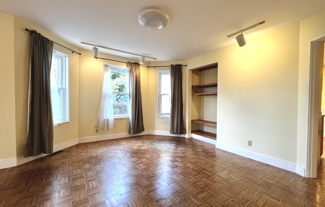 10 PACKARD AVE