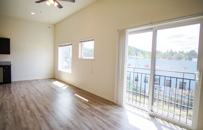 Studio, 1 bath, 460 sqft, $1,295, Unit 5625-302