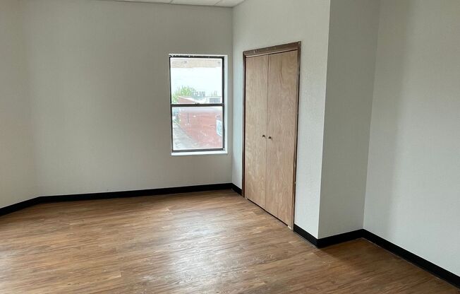 1109 Central, Renovated Historic Living!