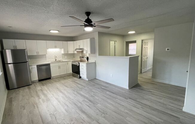 2 beds, 1 bath, 855 sqft, $1,299, Unit 3364-07