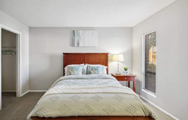 a bedroom at Johnston Creek Crossing in Charlotte, NC