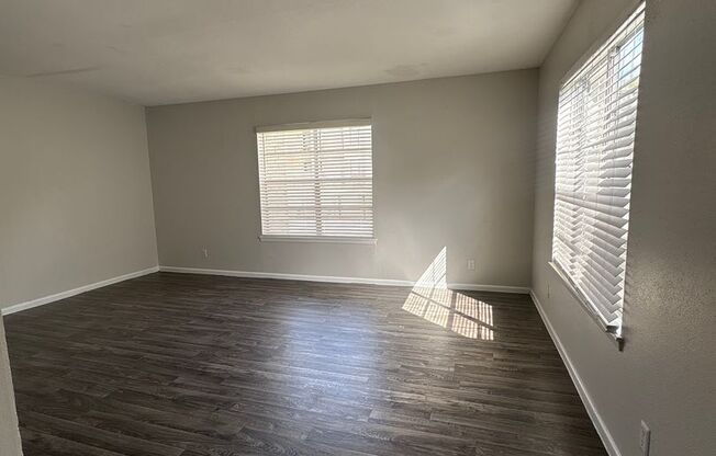 2 beds, 2 baths, 931 sqft, $1,450, Unit 13-1302