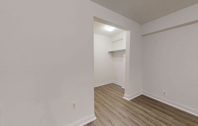 Studio, 1 bath, 295 sqft, $920, Unit B10