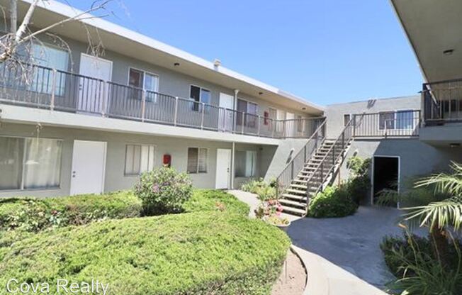 441/451 Cuesta Del Mar Drive