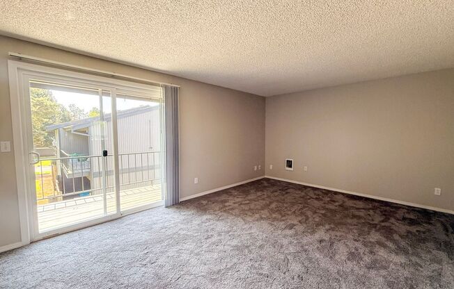 2 beds, 1 bath, 889 sqft, $1,175, Unit 04