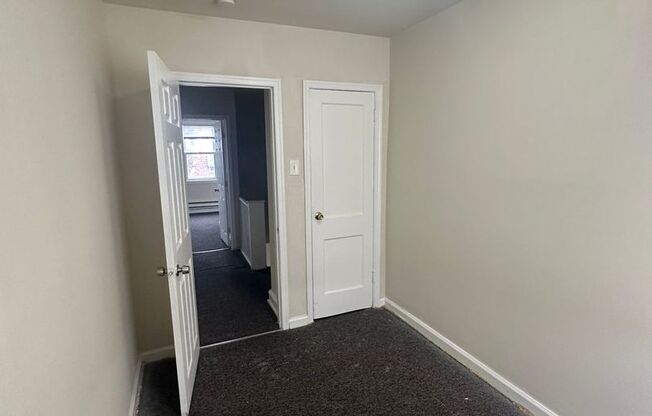 3 beds, 1 bath, $1,320