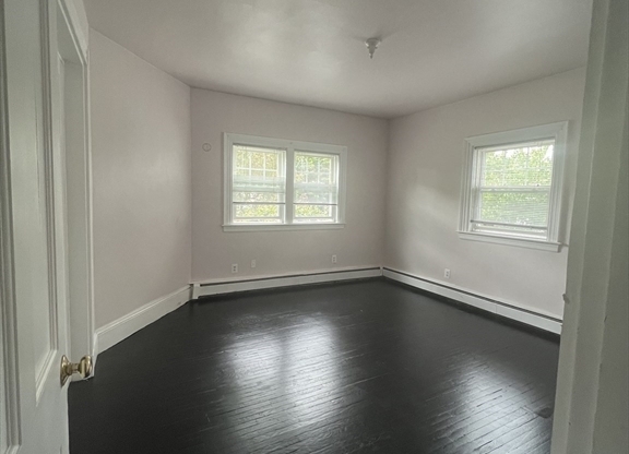 3 beds, 1 bath, $3,000, Unit 1